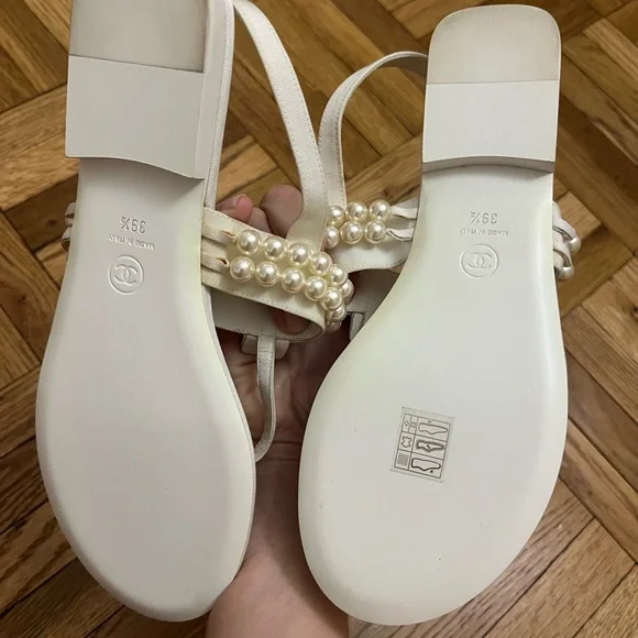 CHANEL Women's Cream Pearl Embellished Sandals 39.5 - Picture 4 of 4